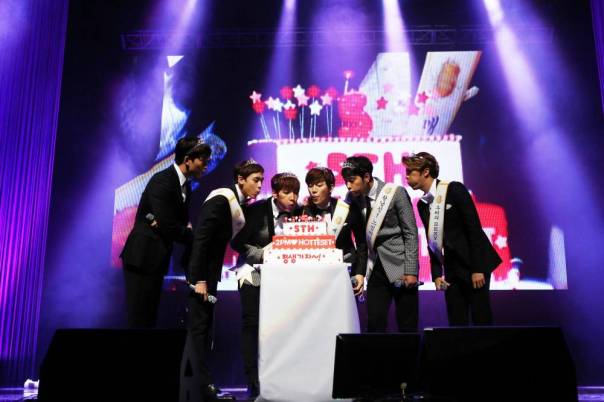 2PM win unique at their fanmeeting 'The HOTTEST AWARD'
